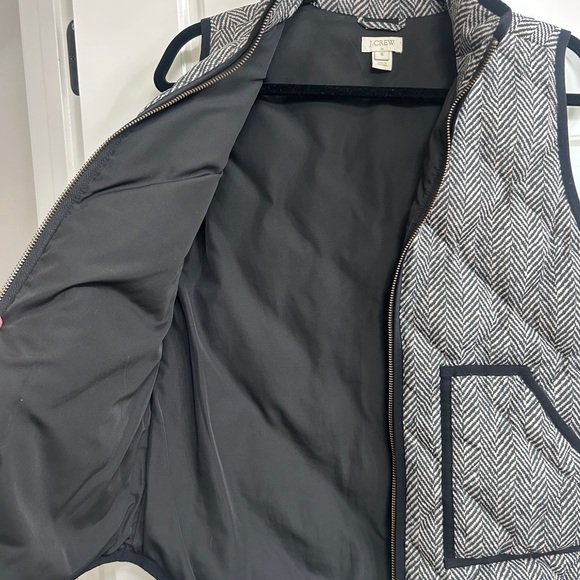Women’s J Crew Black and White Herringbone Vest size small - Picture 6 of 6